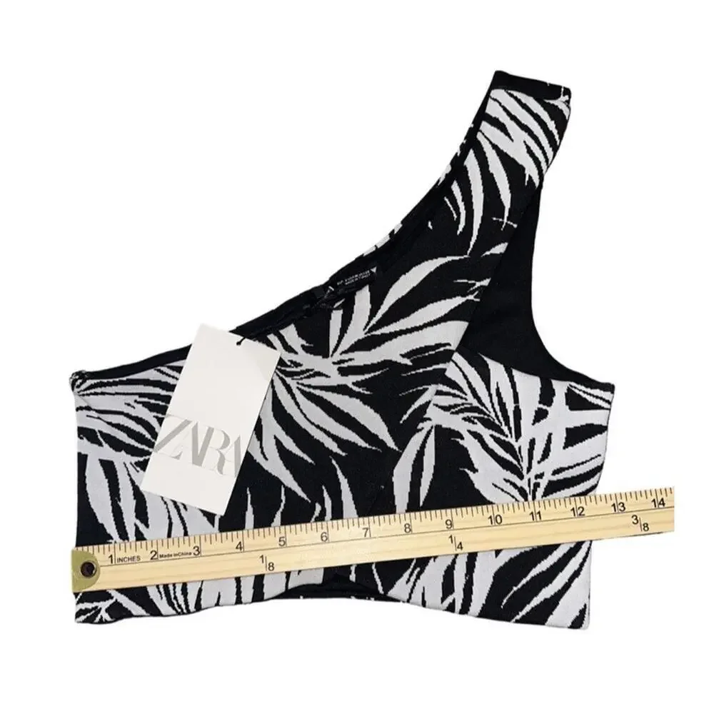 Zara Black & White Tropical  Sleeveless One Shoulder Crop Top. NWT. Medium - Picture 2 of 4